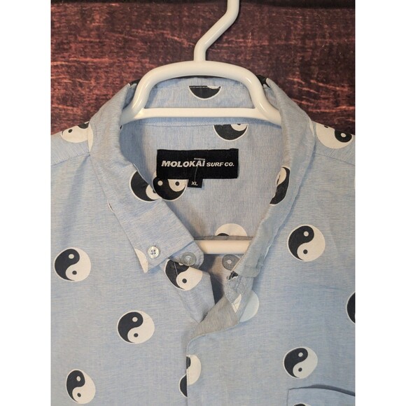 Molokai Surf Co Yin Yang Short Sleeve Button Down Shirt Light Ble Mens XL - Picture 2 of 7